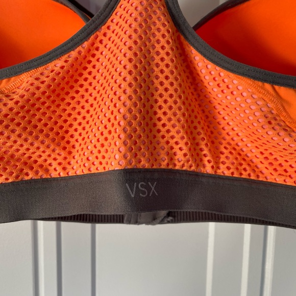 Victoria Secret Sports Bra - Picture 4 of 6